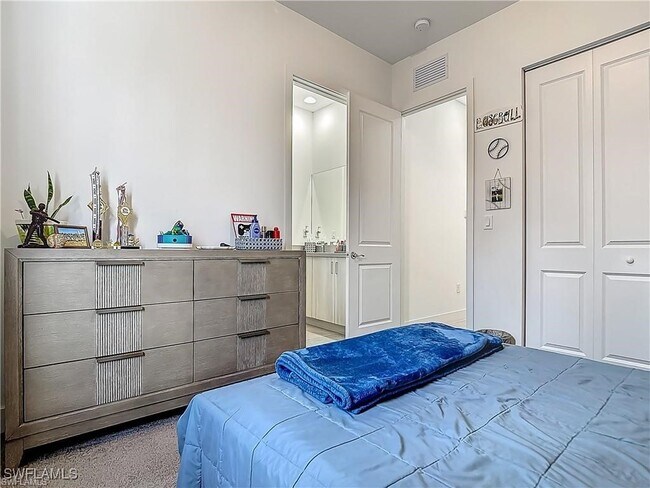 Building Photo - 5285 Marano Dr