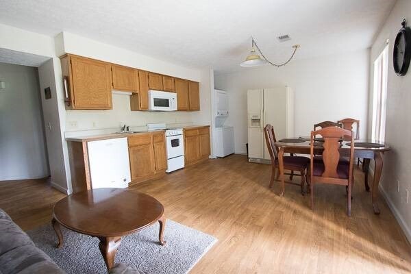 kit/dining room - 20 Fall Creek Trl