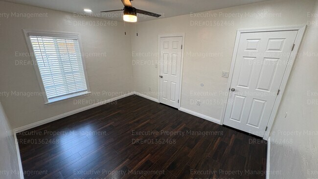 Building Photo - 2 bedroom 1 bathroom house located in the 93307 zipcode near E Brundage Ln/ Madison St