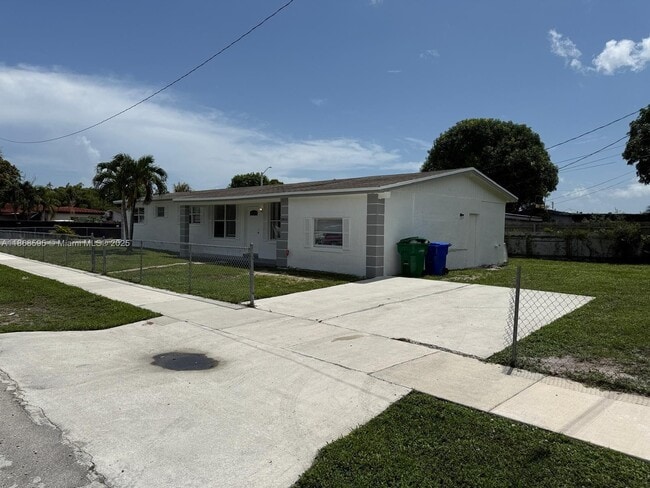 Primary Photo - 2900 NW 5th St