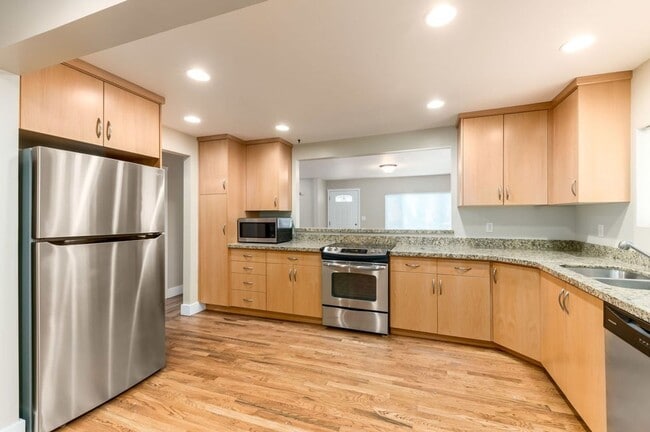 Building Photo - 3848 S 400 E