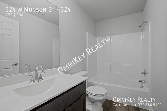Building Photo - 324 W Munson St