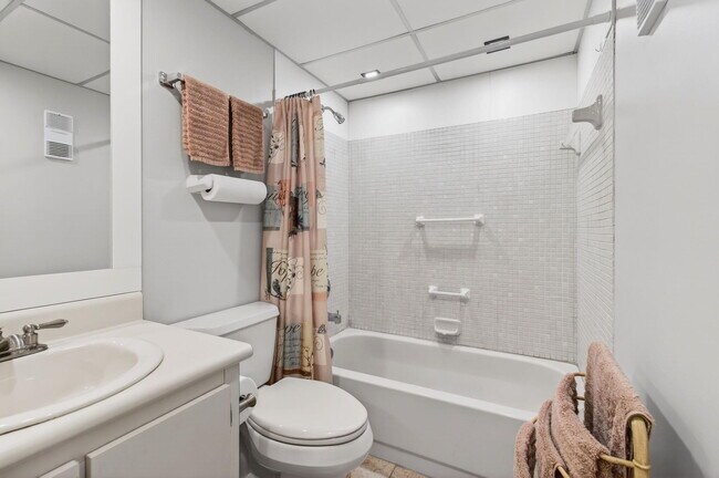 Building Photo - 15496 Lakes of Delray Blvd