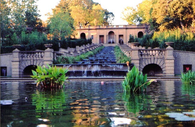 Building Photo - Beautiful Balfour Historic 1 Bedroom Condo 16th & U Street