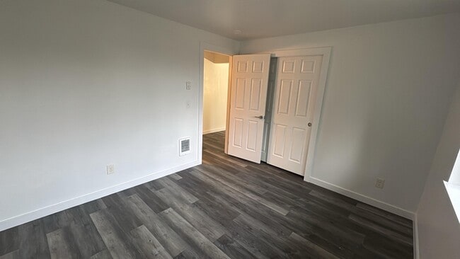 Building Photo - 1433 E Dearborn Ave