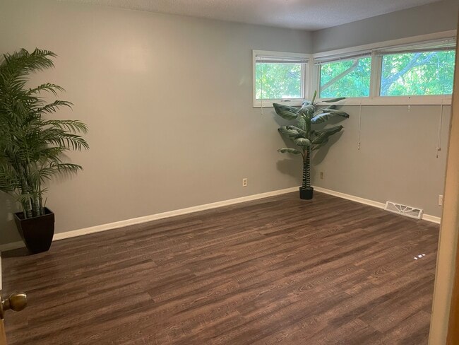 Building Photo - 2216 Orwell Ct