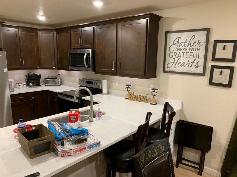 Primary Photo - 210 Marshall Mews St