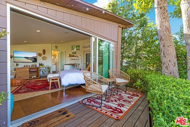 Building Photo - 3601 Berry Dr