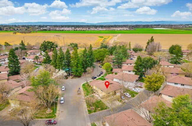 Building Photo - Two bedroom unit in North Davis