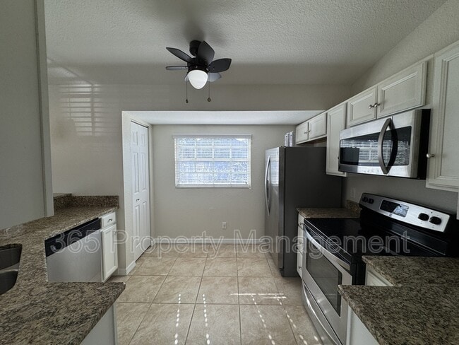 Building Photo - 4343 Belladonna Ave