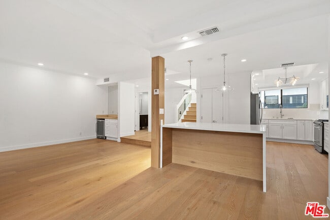 Building Photo - 234 S Tower Dr