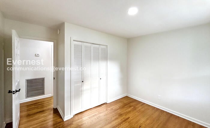 Building Photo - 7339 Brookside Dr