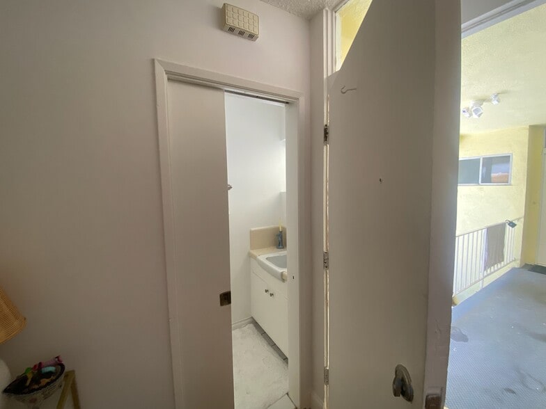 Entryway bathroom - 2036 6th St