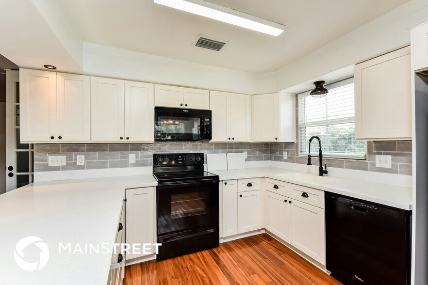 Building Photo - 8066 Matanzas Rd