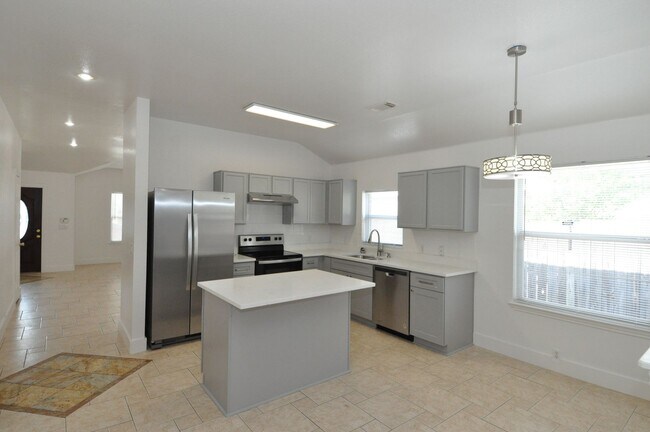 Building Photo - Newly Renovated Home in Pflugerville - Gre...