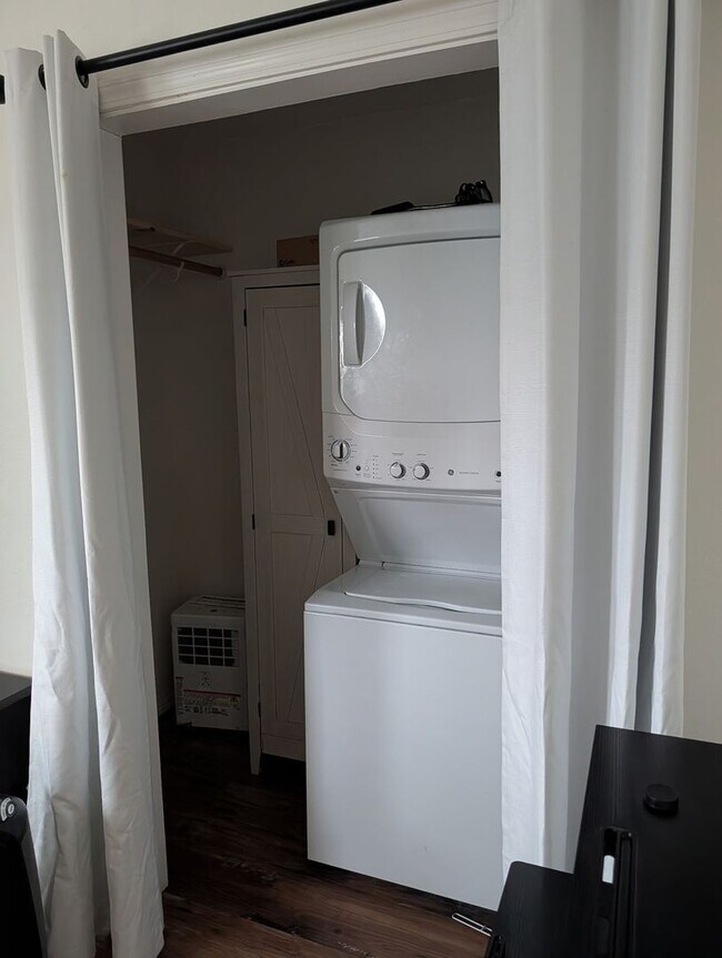 Building Photo - 181 Honeysuckle Ln