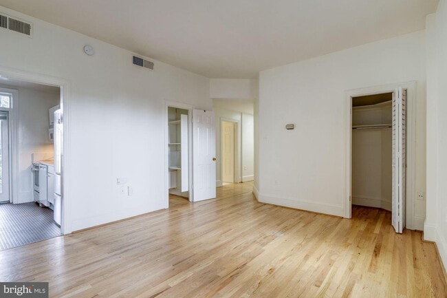 Building Photo - 2153 California St NW