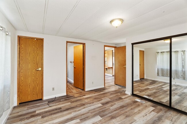 Building Photo - 4 Fairbairn Rd
