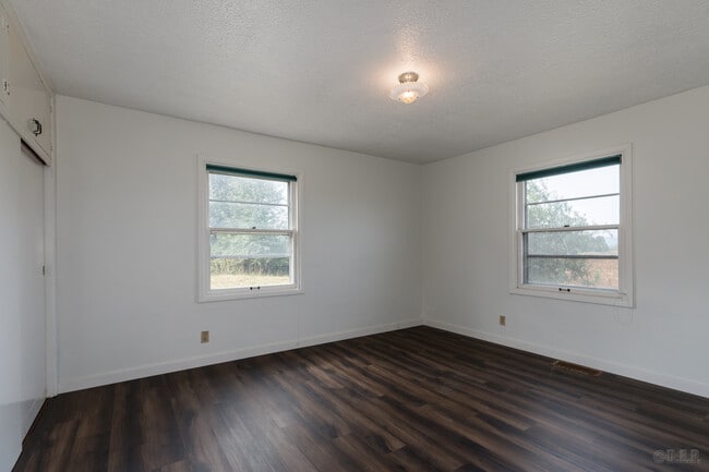 Building Photo - 33491 NW Reeder Rd