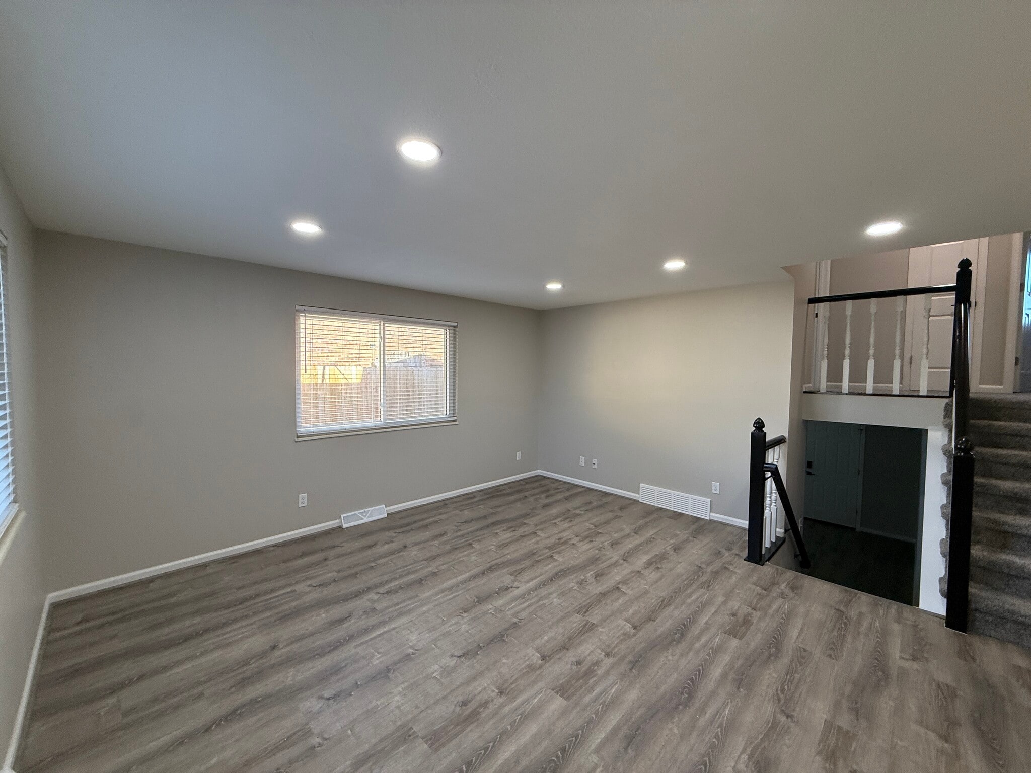 Livingroom - 5918 Newcombe Ct