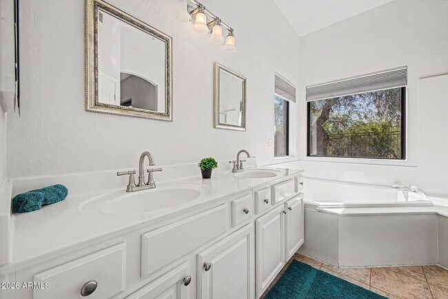 Building Photo - 10618 E Morning Star Dr