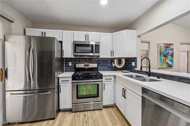 Building Photo - 8701 Prairie Hill Dr