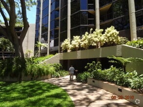 Building Photo - HONOLULU TOWER 1/1/1, MOUNTAIN VIEWS
