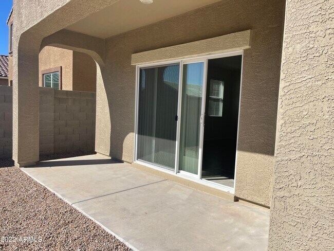 Building Photo - 36597 W Santa Clara Ave