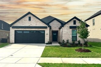 Building Photo - 544 Oak Crk Dr