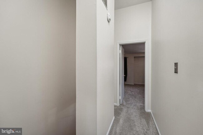 Building Photo - 71 Fendall Ave