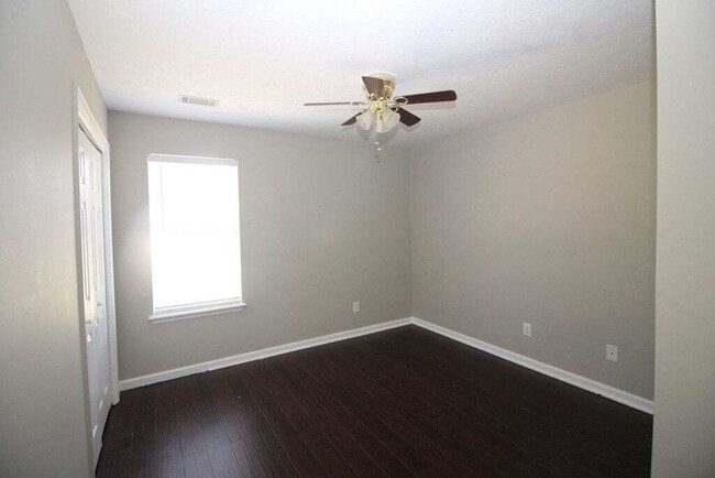 Building Photo - 306 Country Glen Ct
