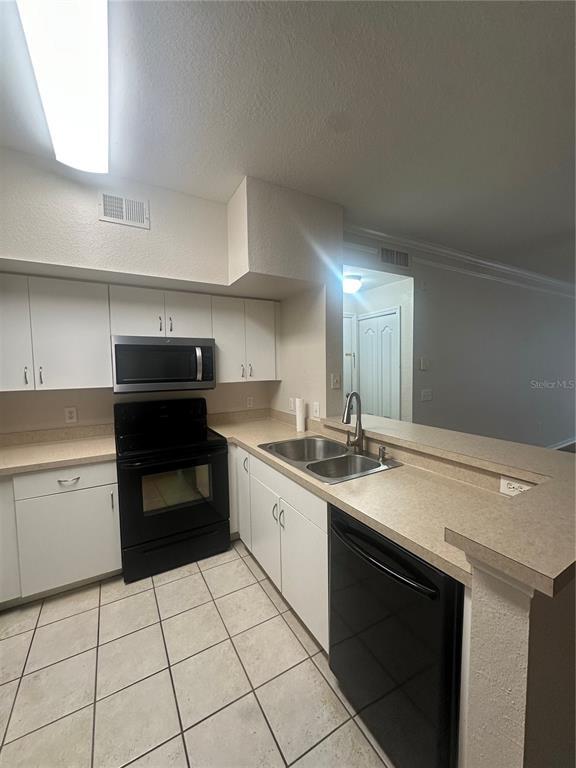 Building Photo - 4138 Central Sarasota Pkwy