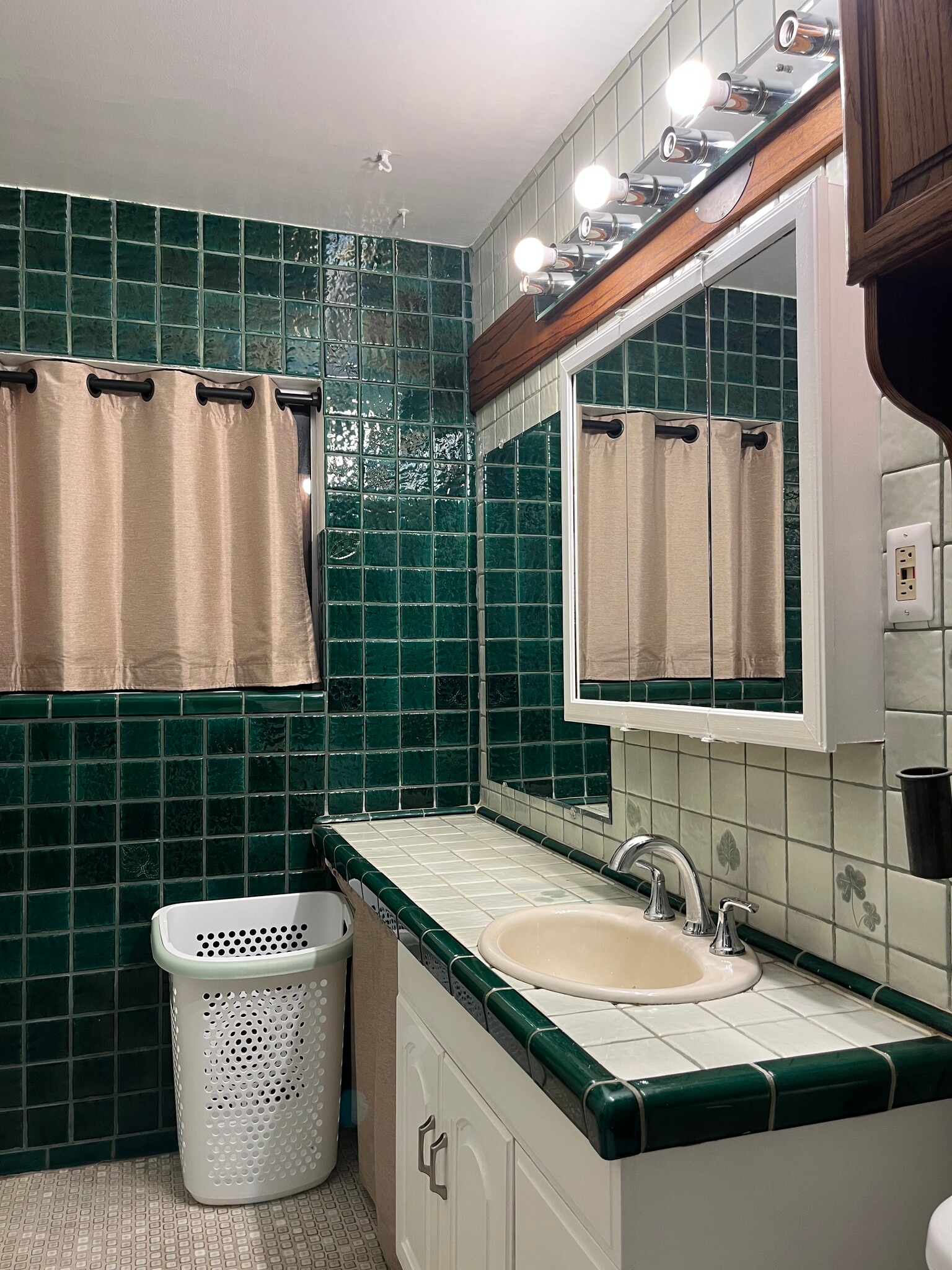 Building Photo - 22837 Vose St