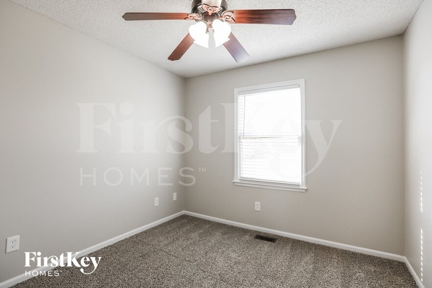 Building Photo - 8684 NE 110th St