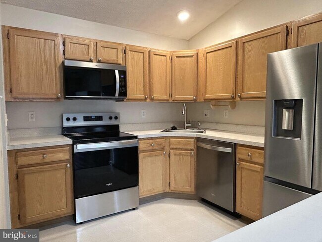 Building Photo - 121 Brookland Ct