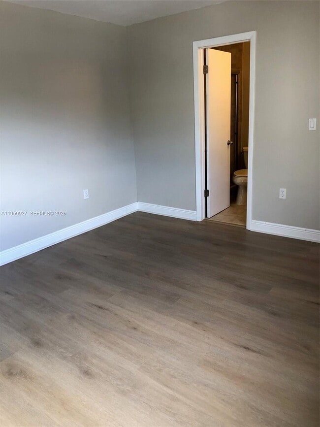 Building Photo - 4708 SW 67th Ave