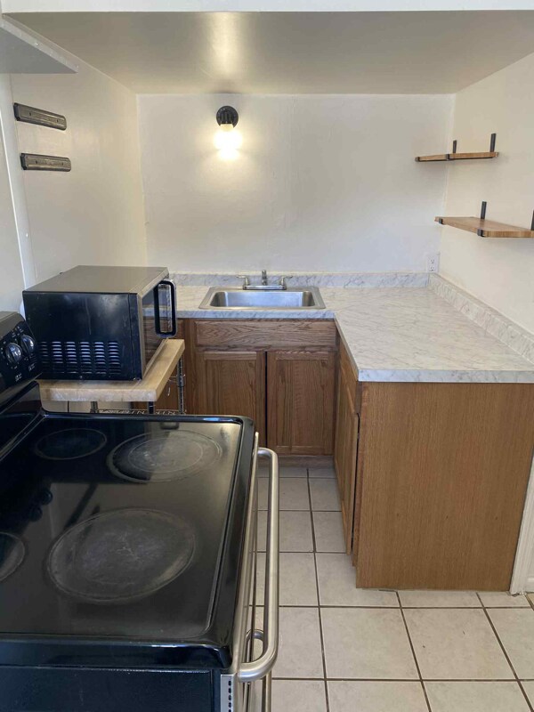 Building Photo - 3326 N Fontana Ave