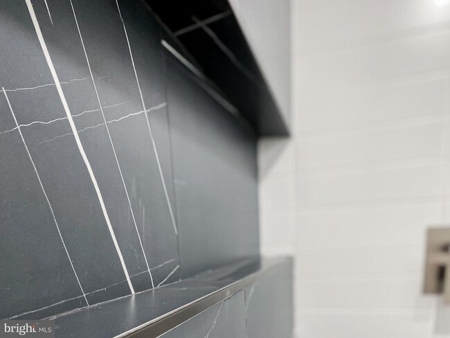 Building Photo - 2027 N 5th St