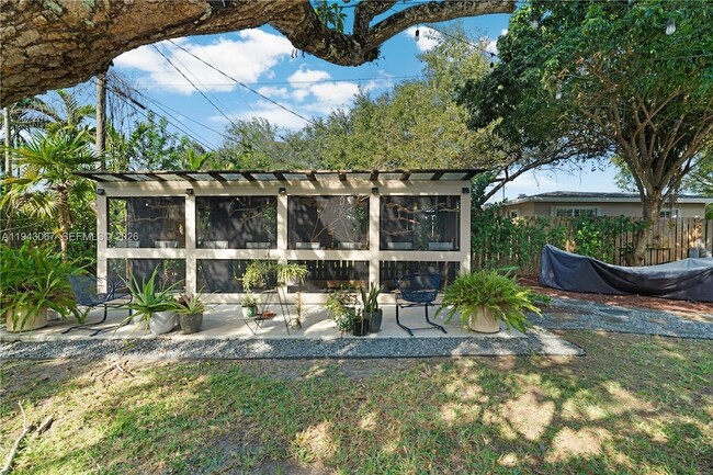 Building Photo - 16102 SW 98th Ave