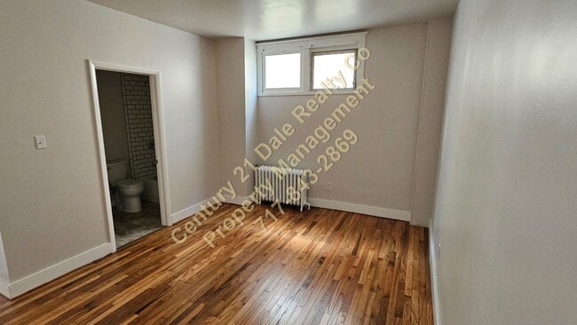 Building Photo - Charming 2 BR 2 Bath Home in York City wit...