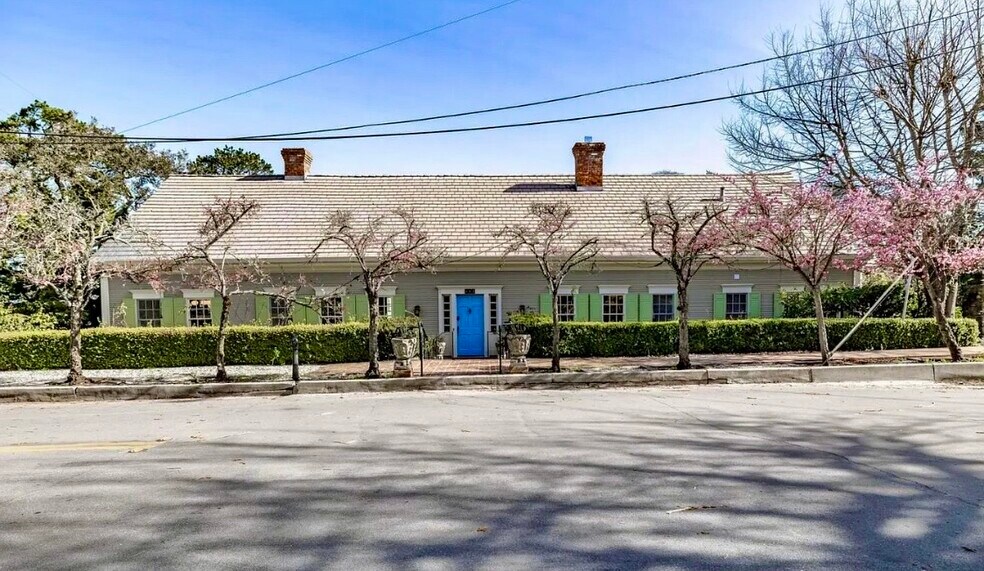 Primary Photo - 811 Alameda Ave