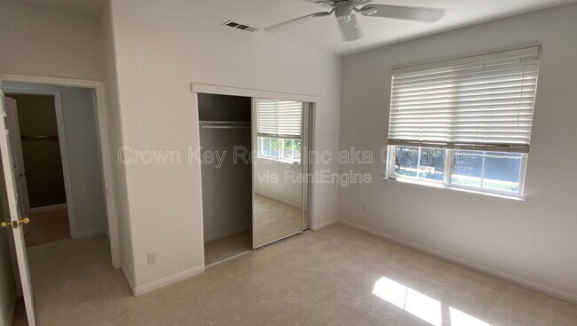 Building Photo - 1030 Eastlake Cir