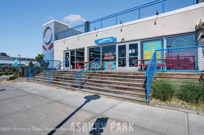Building Photo - 1505 Emory St