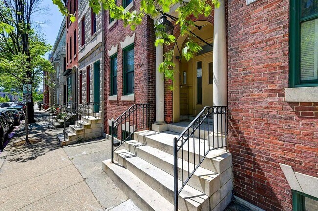 Building Photo - 1720 St Paul St