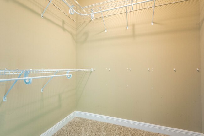 Building Photo - 651 Powell Dr NE