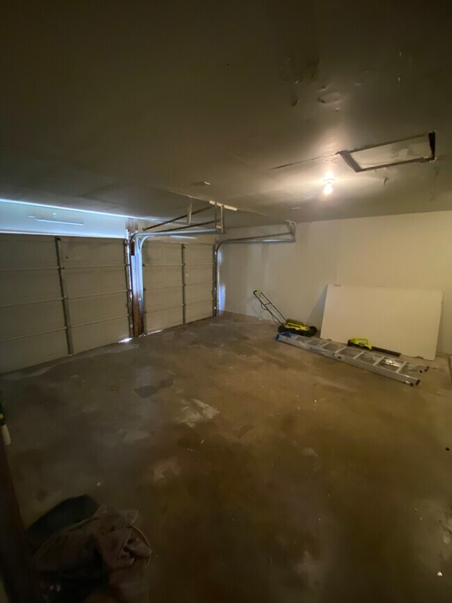 Building Photo - 6000 Softwood Dr