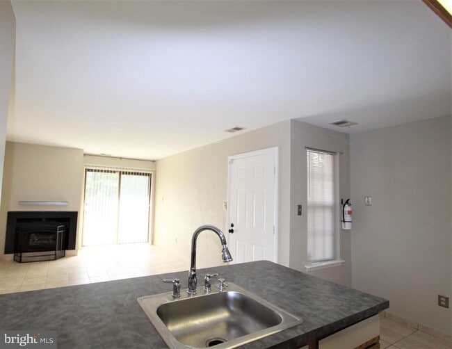 Building Photo - 115 Ashton Ct