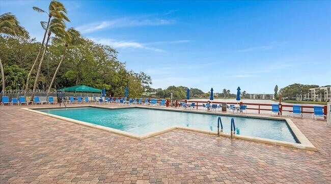 Building Photo - 9410 Tangerine Pl