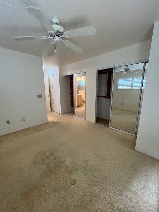 Building Photo - 10 Piwai Ln