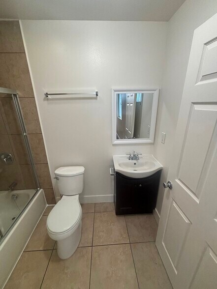 Building Photo - 232 W 91st St